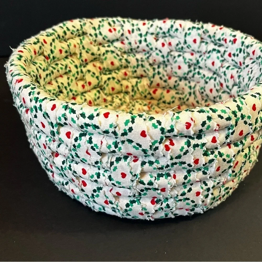Handmade Coiled Fabric Rope Bowl Basket Christmas White Red Green Holiday Heart